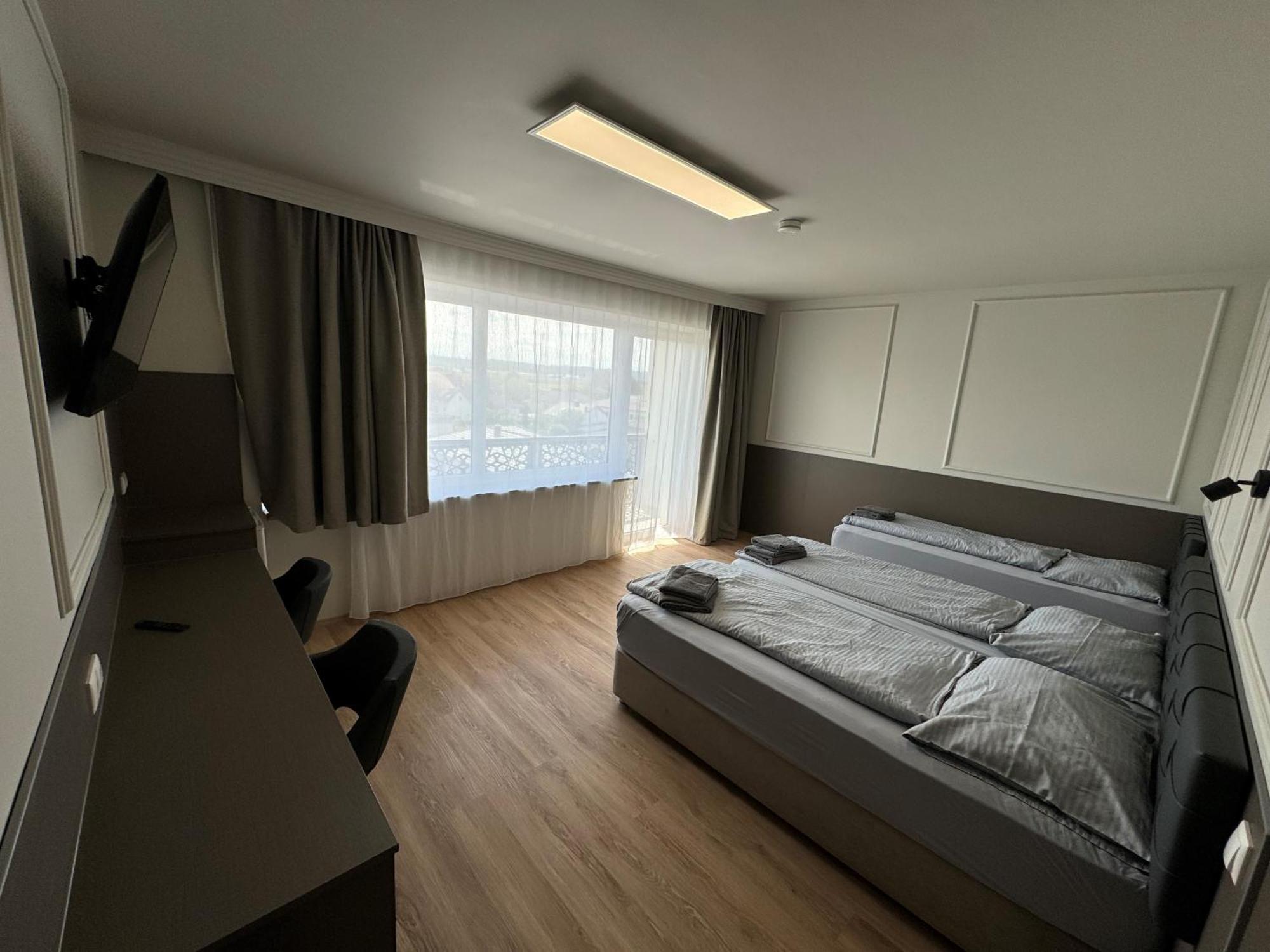 F Hotel 24H Check-In Hörsching Εξωτερικό φωτογραφία